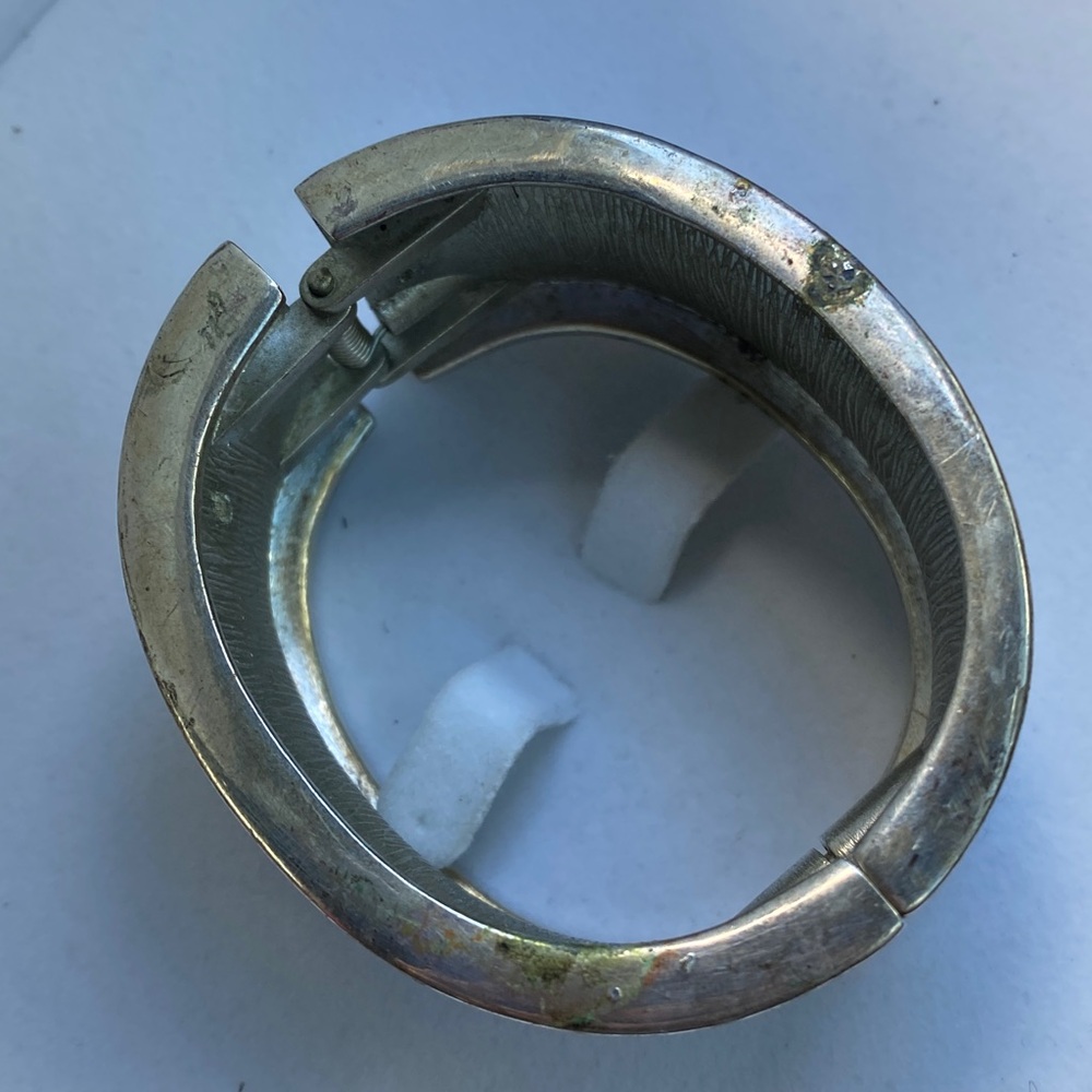 RARE Vintage Avon Silver Clamper Bracelet - Picture 9 of 10